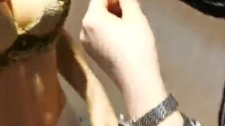 双穴中出震动喷射高潮