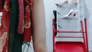 业余荷兰宝贝在摄像机前被巨大的假阳具撑开屁股