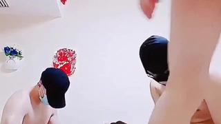 气质长发新人妹子，全裸一个人独居掰穴自慰，完美露出极品鲍鱼