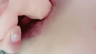 车站酒店--巨乳女友大战小瘦男，这架势榨干了榨干了，黑夜清晨两炮，坐骑马力超快，两只大白兔胸器乱嗨！
