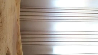 玩扑克牌耍赖输掉朋友安慰结果变成了三飞 -