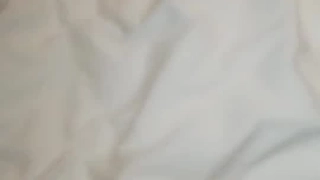 妹妹跪在旁边学习姐姐做爱经历