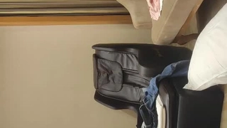 这才是真实高端外围的打开方式，白皙的皮肤侧脸无敌美，被小哥的胖身体重压下面