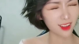 印度妻子的热辣高潮,大胸部和情色泰卢固印地语谈话