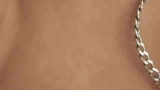爸爸的女孩在POV中被她的继父操了